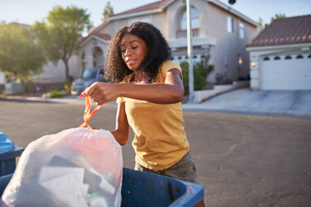 Best Junk Hauling Services  in Saratoga, CA